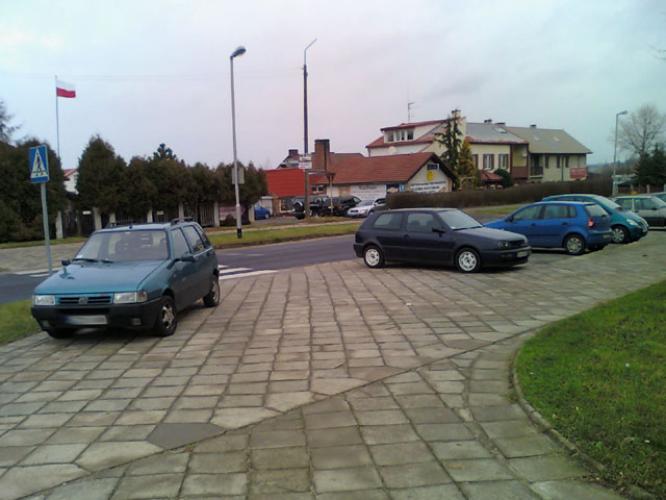 Źle zaparkowany samochód Źle zaparkowany samochód