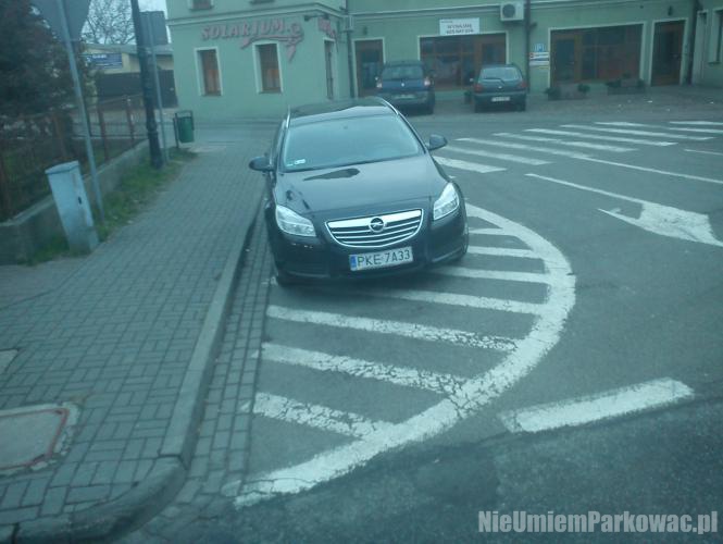 Źle zaparkowany samochód