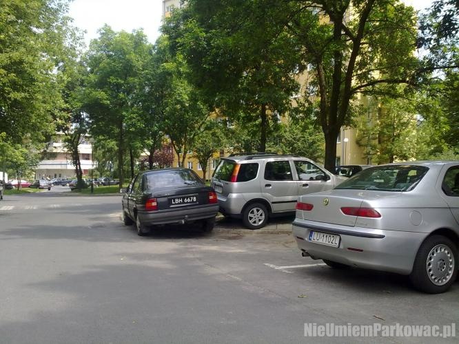 Źle zaparkowany samochód