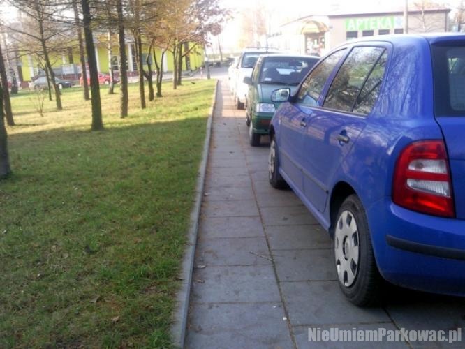 Źle zaparkowany samochód