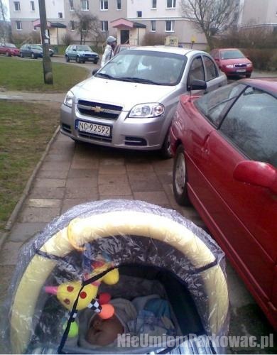 Źle zaparkowany samochód
