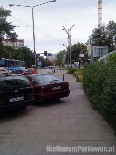 Źle zaparkowany samochód