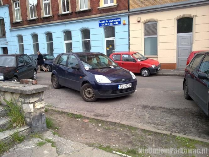 Źle zaparkowany samochód