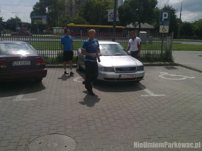 Źle zaparkowany samochód