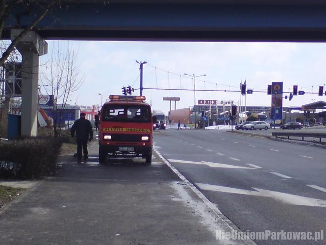 Źle zaparkowany samochód