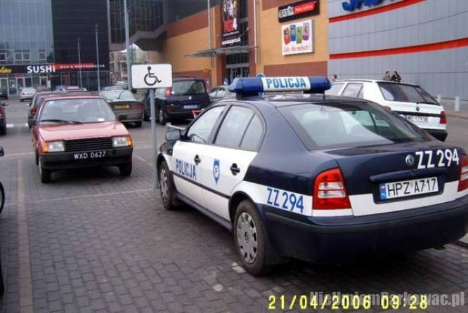 Źle zaparkowany samochód