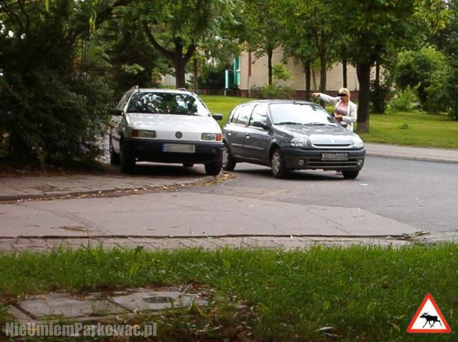 Źle zaparkowany samochód