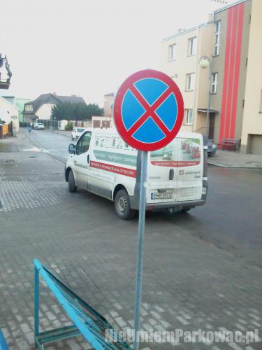 Źle zaparkowany samochód