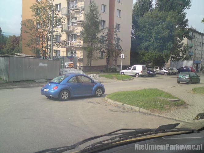 Źle zaparkowany samochód
