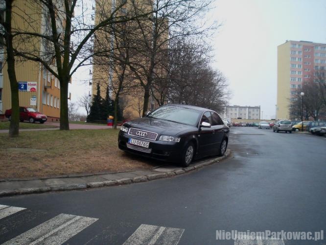 Źle zaparkowany samochód
