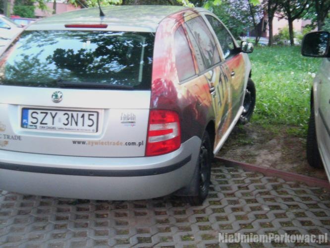 Źle zaparkowany samochód