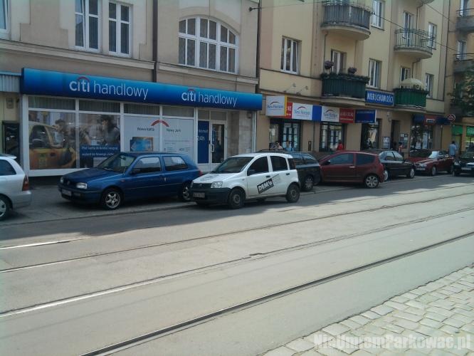 Źle zaparkowany samochód