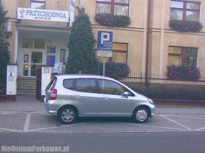 Źle zaparkowany samochód