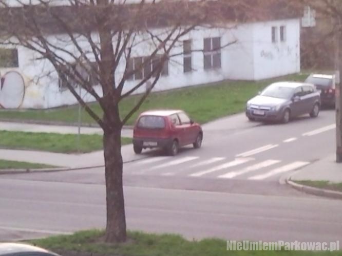 Źle zaparkowany samochód