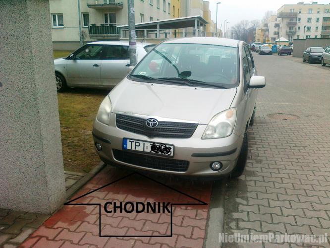 Źle zaparkowany samochód
