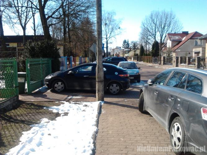 Źle zaparkowany samochód