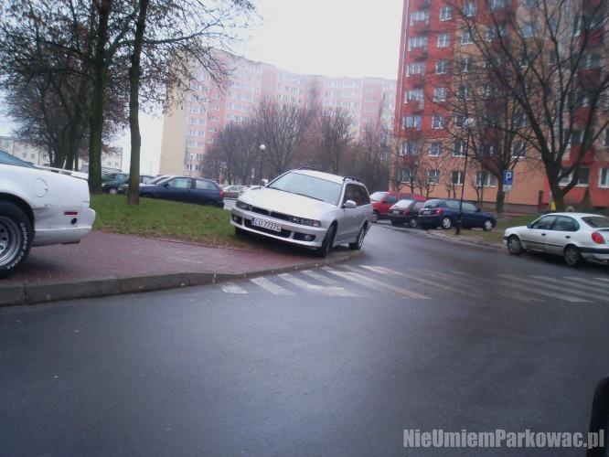 Źle zaparkowany samochód