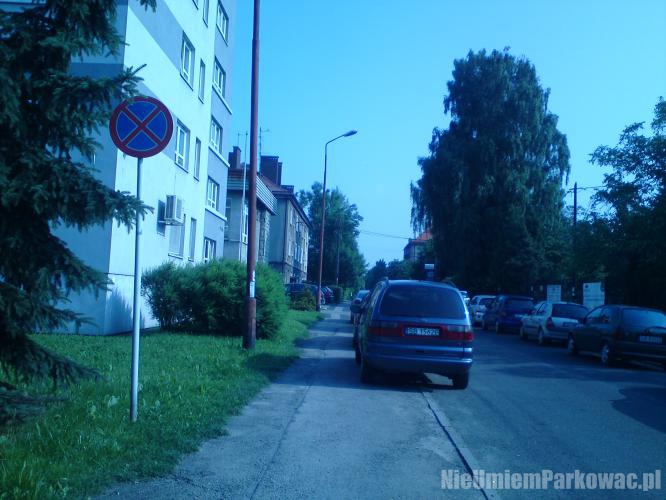 Źle zaparkowany samochód