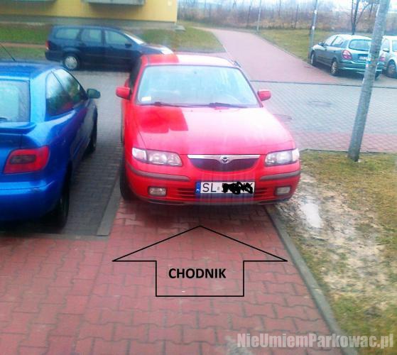 Źle zaparkowany samochód