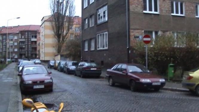 Źle zaparkowany samochód Źle zaparkowany samochód
