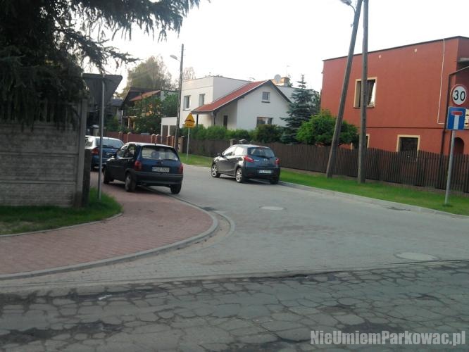 Źle zaparkowany samochód