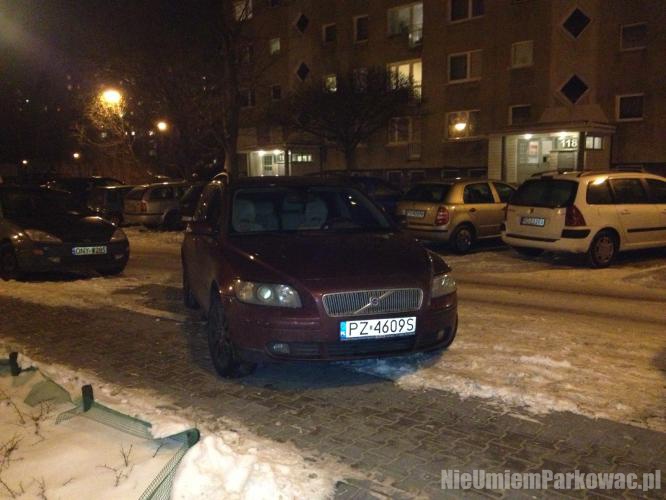 Źle zaparkowany samochód